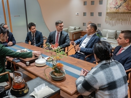 H.E. Mr. Máté Pesti, Ambassador Extraordinary and Plenipotentiary of Hungary to the People’s Republic of China, Visits Cubic Sensor and Instrument CO., Ltd.