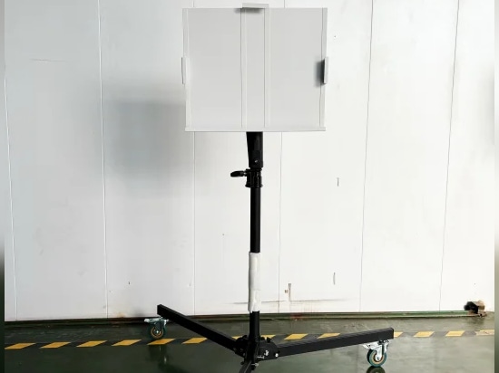 Choosing the right chest X-ray stand=taking half of the chest X-ray!