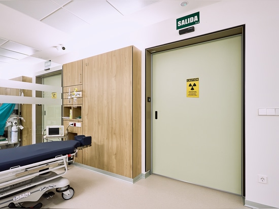 Manusa launches the new lead-lined EI fire-rated hermetic door, the ideal solution for safe critical environments