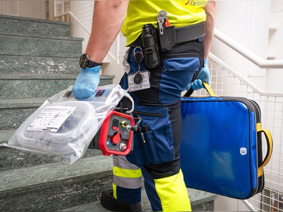 The HAMILTON-EM7 and all-in-one breathing circuit on the go