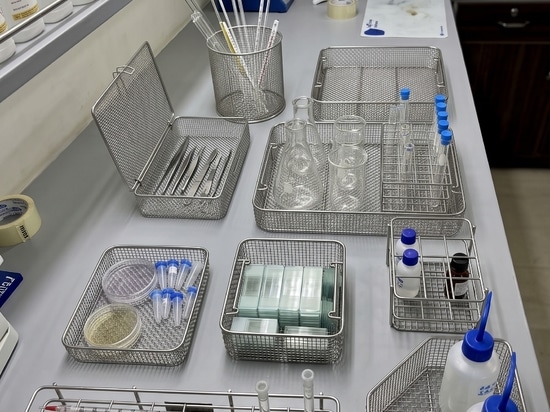 High-Quality Stainless Steel Baskets for Easy Sterilization, Cleaning & Laboratory Use