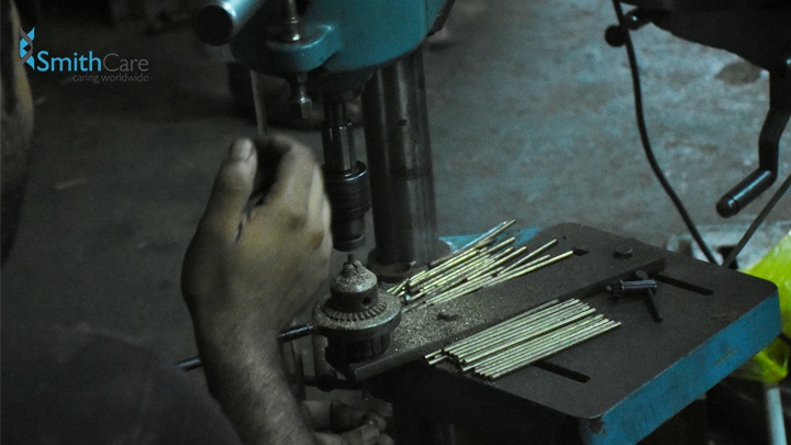 歯科鉗子 - 11-206-17 - Smith Care - エインズワース / ステンレス