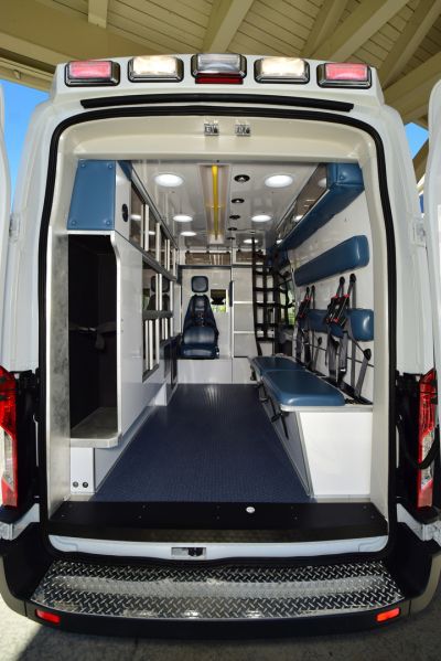 ワゴン車タイプ救急車 - American Emergency Vehicles - タイプ
