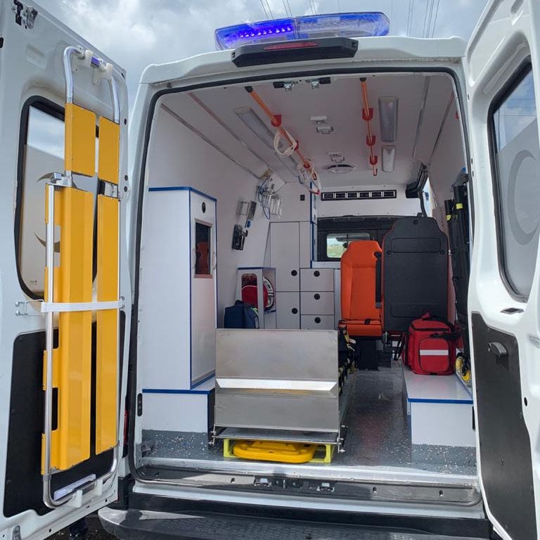 集中治療用救急車 - Ford Amb04 - AmbulanceMed - ワゴン車タイプ