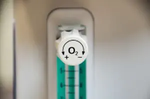 医療用酸素濃縮器 - oxy 5000 - Bitmos GmbH - キャスター付き