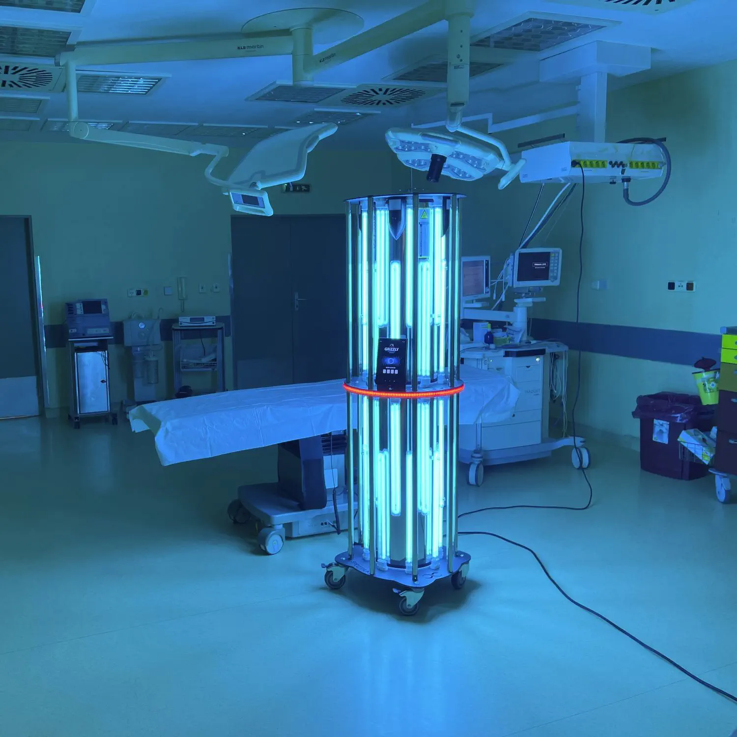 UVC(短波長紫外線)殺菌システム - Spectra Infinity - Grizzly