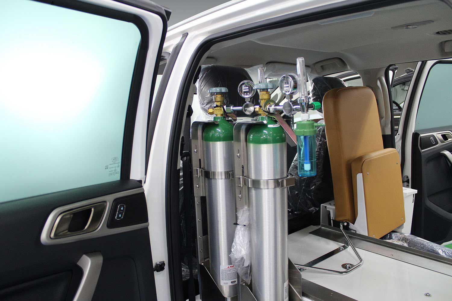 救急車4 4x4救急車 - SUV - Timak Shpk