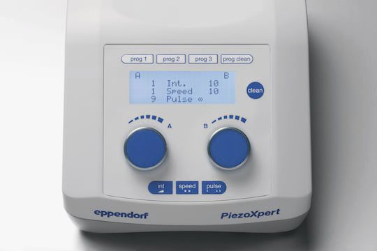 圧電アシストマイクロマニピュレーター - PiezoXpert® - Eppendorf SE - 高精度