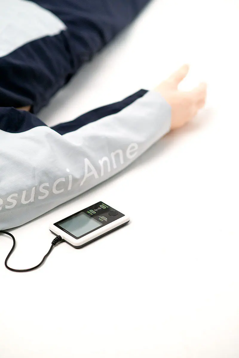 救急医療用訓練用マネキン - Resusci Anne® QCPR® - Laerdal Medical - CPR用 / 成人 /  リアルタイムフィードバック付