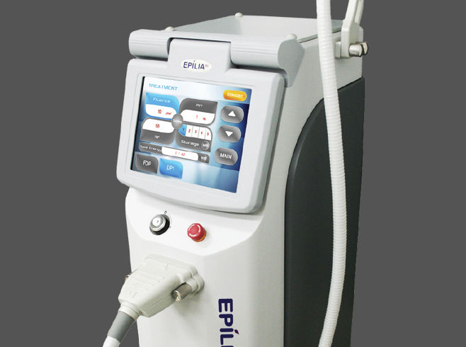 レーザー治療 vs マイクロダーマブレーション vs 手術 vs マイクロニードル治療