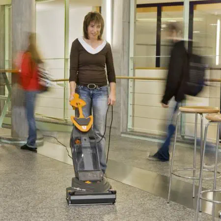 swingo150　新品未使用　手押し式洗浄機 シーバイエス 自動床洗浄機 TASKI Swingo150 スウィンゴ150