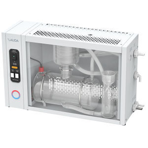 実験用蒸留水器