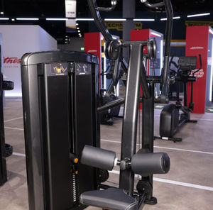 ラットプルダウンマシン - INSIGNIA - Life Fitness