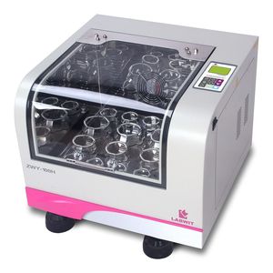 強制対流式実験用培養器 1