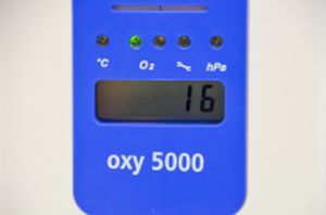 医療用酸素濃縮器 - oxy 5000 - Bitmos GmbH - キャスター付き