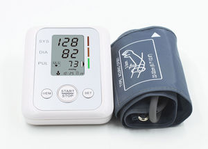 一般医療電子血圧計 / 自動 / 手首用 / 大人用カフ付