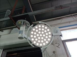 天井取付け無影灯