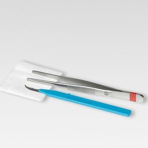 傷の縫合器具一式