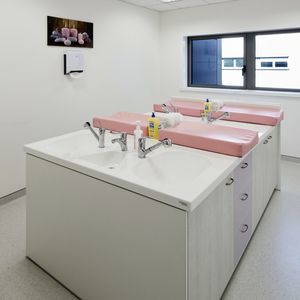 流しおむつ交換ステーション