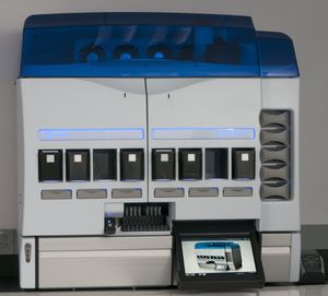自動イムノアッセイ分析装置 / 臨床診断 / 卓上型 / ELISA