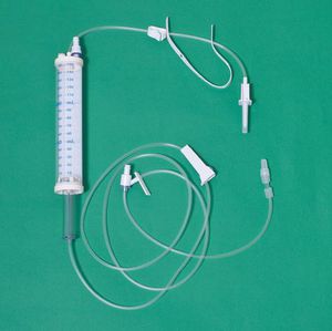 輸液ビュレット 1