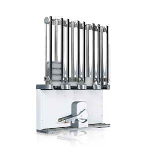 マイクロプレート操作機
