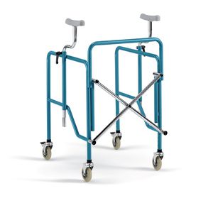 4つ歩行器