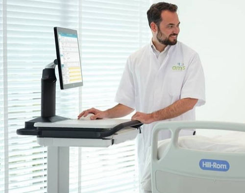 薬配分用コンピュータ用台車 - AMiS-X - ALPHATRON MEDICAL GmbH - バッテリー式 / 高さ調節可能な