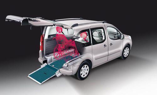 ミニバン福祉車両 - Peugeot Partner - API DE - 後口