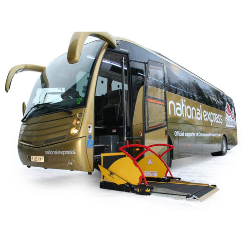 車椅子用昇降式プラットホーム - Access™ Coach Front Entrance - Mobility Networks - バス上
