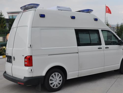 感染患者用救急車 - Volkswagen Transporter - eos ambulance - 患者輸送用 / ワゴン車タイプ / 酸素療法付き