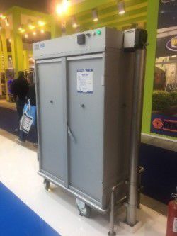 きれいなリネン用キャビネット - SMARTCART - Alvi - キャスター付き / 開き戸 / アルミニウム