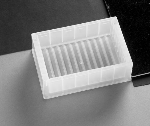 ライフサイエンス用マイクロプレート用容器 - 390002 - Porvair Sciences Ltd - 研究所用 / 研究用 / 12ウェル