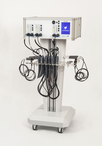 テカール療法器 - C - 300 - Capenergy Medical - 台車上 / 3チャンネル