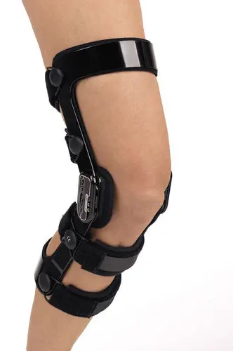 DONJOY 4TITUDE フォーティテュード 右足 Donjoy 4Titude Knee Brace | DME-Direct