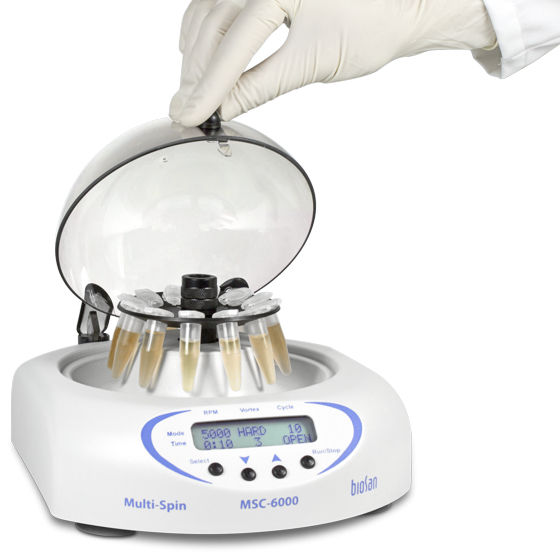 Centrífuga com agitador vórtex MSC6000 Biosan de laboratório