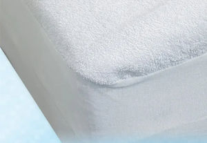 lençol protetor para cama hospitalar