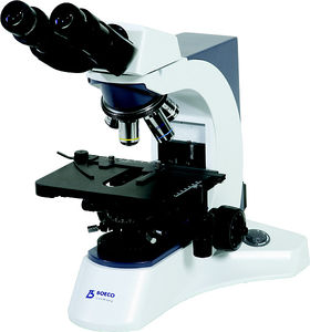 microscópio óptico