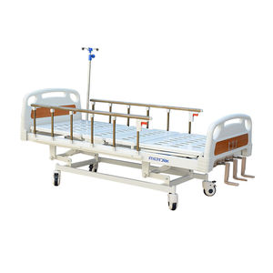 cama hospitalar / mecânica / de altura regulável / com sistema de bloqueio de rodas