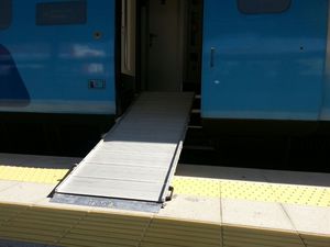 rampa de acesso para trem