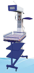 mesa de reanimação neonatal com rodízios