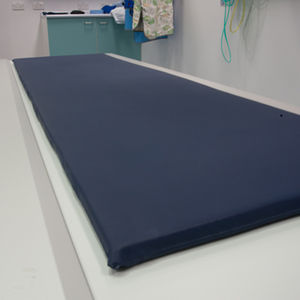 colchão para cama hospitalar / em espuma / radiotransparente
