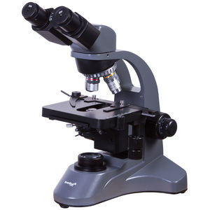 microscópio óptico