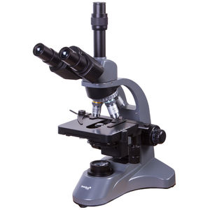 microscópio óptico