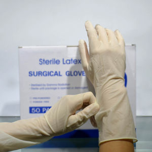 luvas médicas / em látex / com pó / estéreis