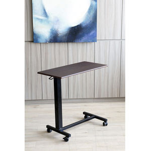 mesa de refeição com rodízios