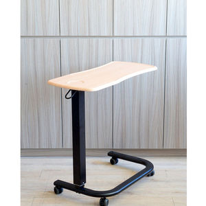 mesa de refeição com rodízios