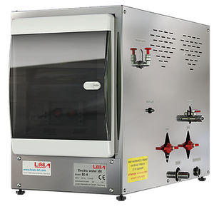 destilador de água de laboratório