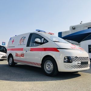 ambulância para técnicos de emergência médica