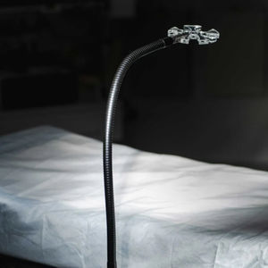 fixador de tubo para mesa cirúrgica
